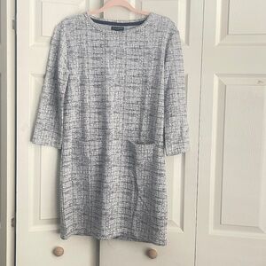 Willi Smith women's white & black sweater shift dress size S, 2 pockets.  #105